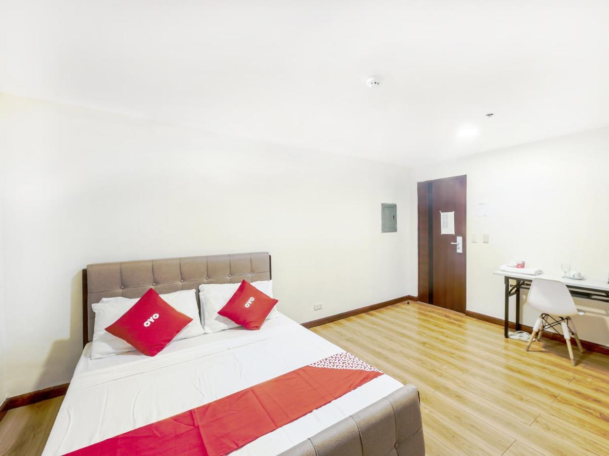 Vaccinated Staff - Oyo 837 Kysabel Hotel Paco ภายนอก รูปภาพ