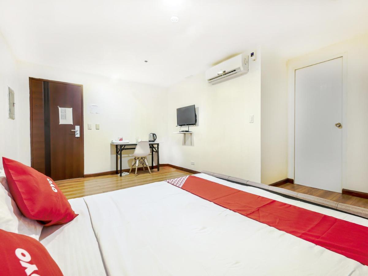 Vaccinated Staff - Oyo 837 Kysabel Hotel Paco ภายนอก รูปภาพ